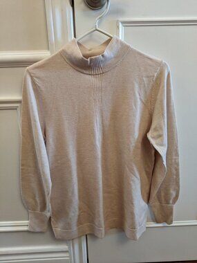 Olsen women's sweater size medium new